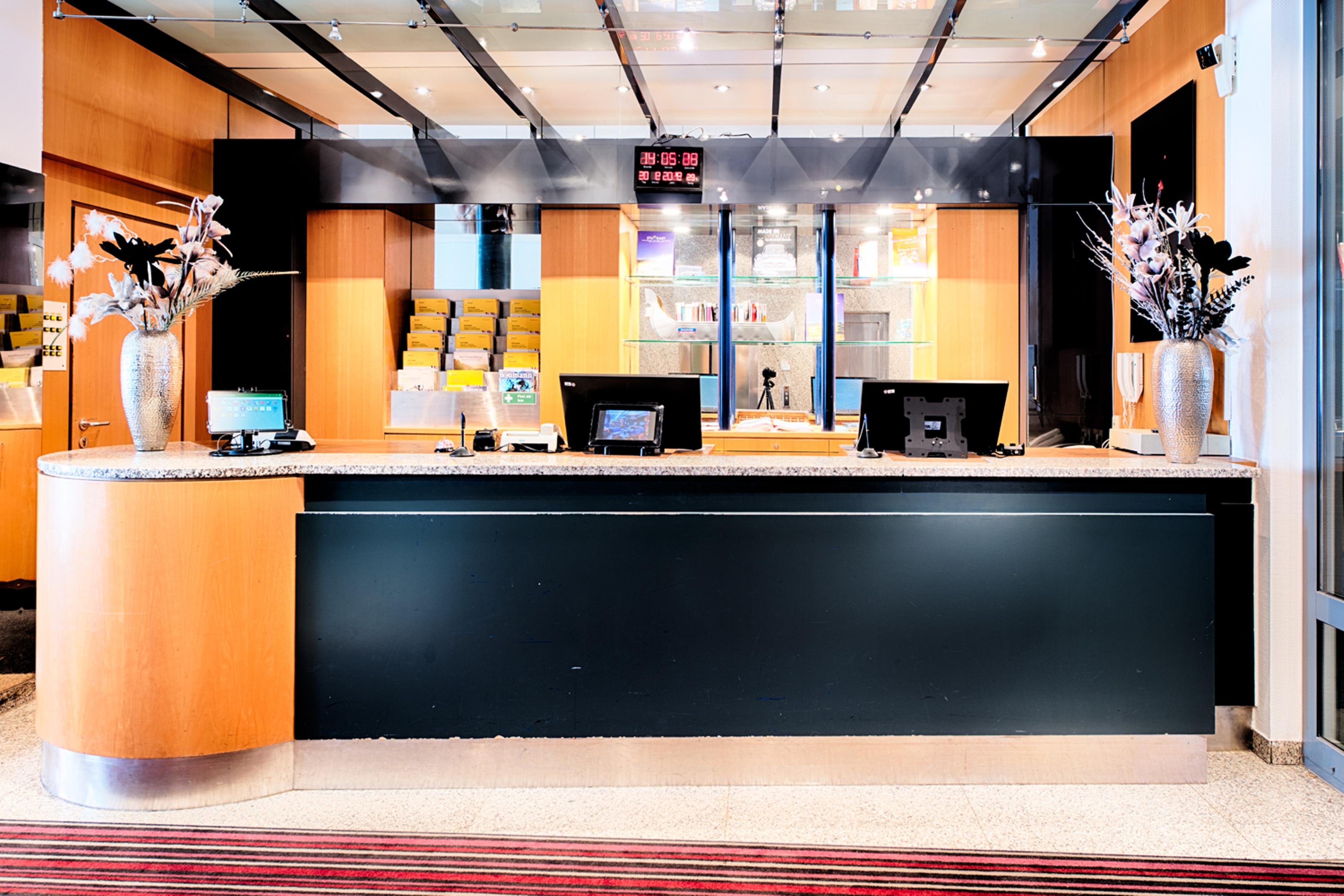 Achat Hotel Stuttgart Airport Messe Экстерьер фото