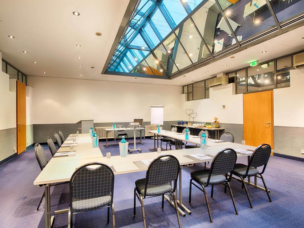 Achat Hotel Stuttgart Airport Messe Экстерьер фото