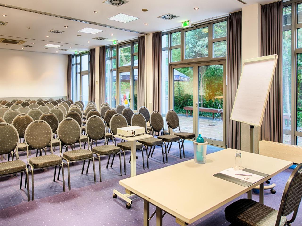 Achat Hotel Stuttgart Airport Messe Экстерьер фото
